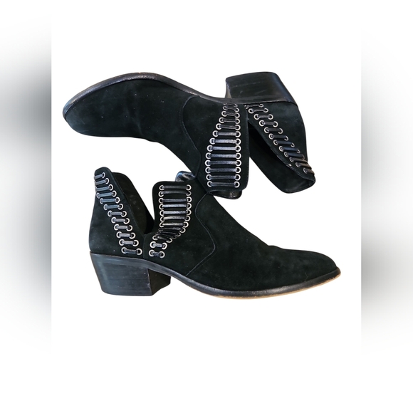 Vince Camuto SZ 7.5 Black Pevista D'Orsay Pull On Suede Biker Heeled Bootie - Picture 5 of 11
